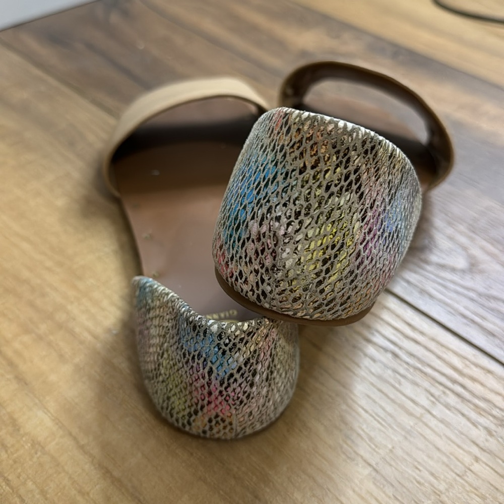 Gianni Bini Pool Party Sandals - Picture 4 of 6